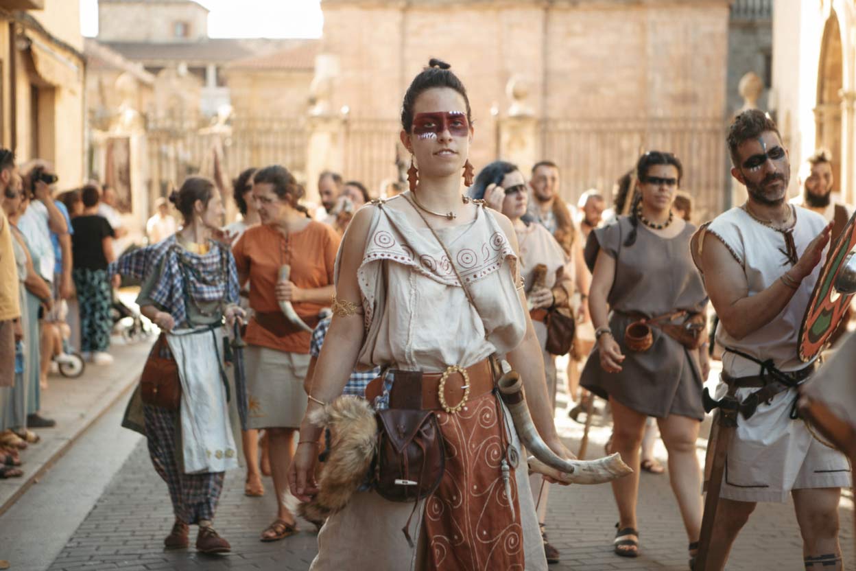 Ropa para personajes históricos | Melania Verbenas